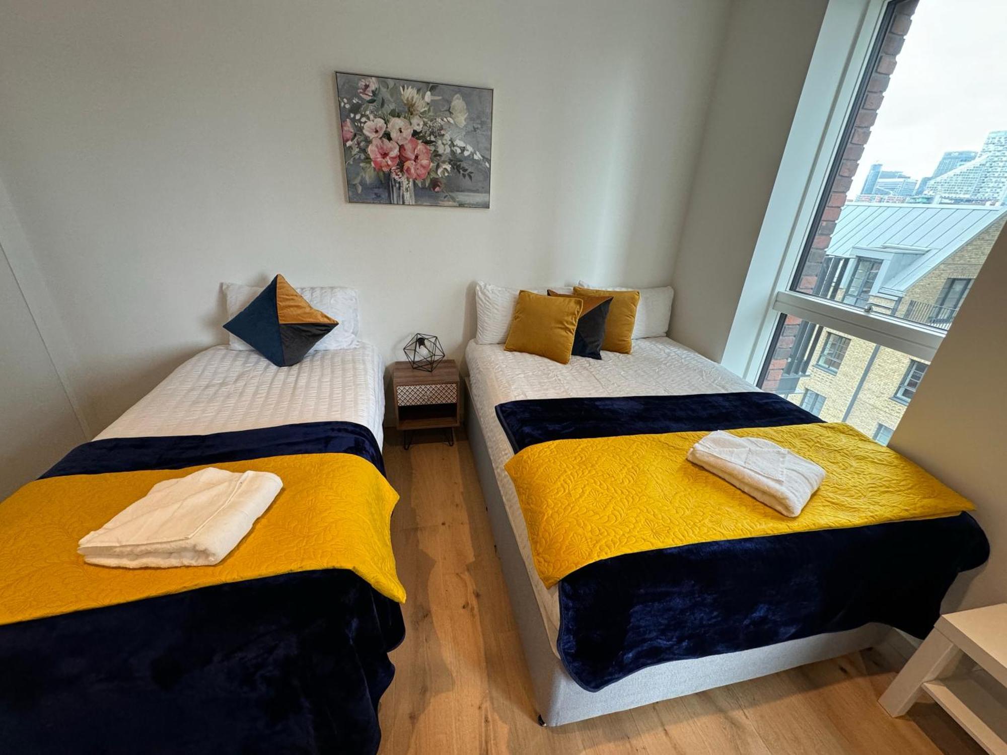 London Luxury Flat With Balcony, River View, O2 Arena, Excel, Canary Wharf, Station Apartment Luaran gambar