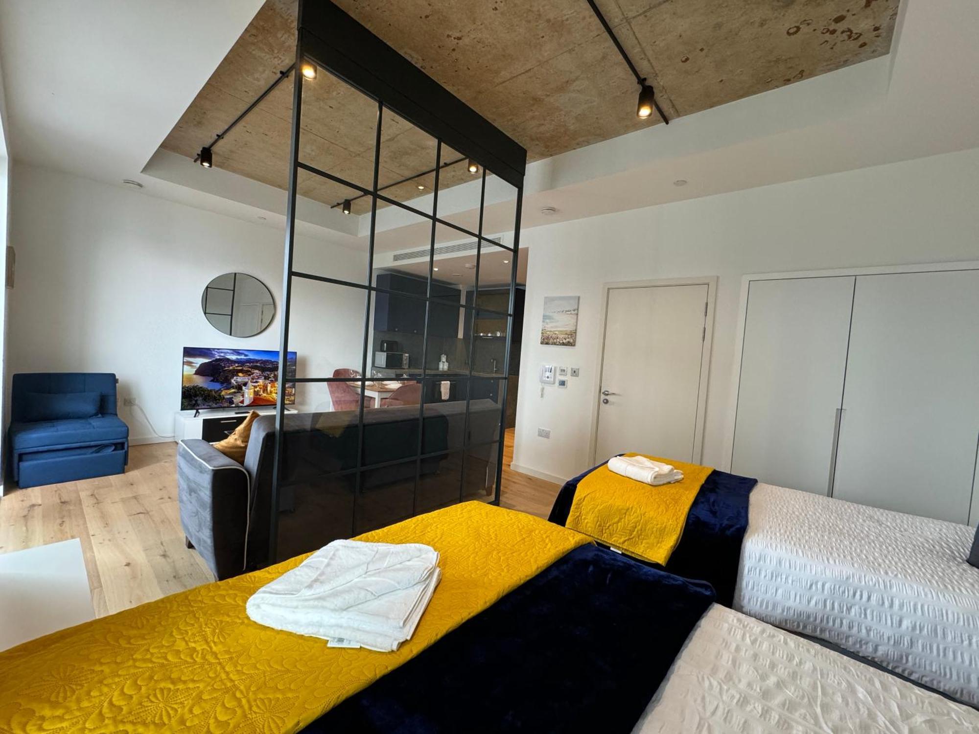 London Luxury Flat With Balcony, River View, O2 Arena, Excel, Canary Wharf, Station Apartment Luaran gambar